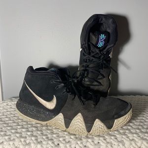 Kyrie 4s Black-White Nike Men’s Shoe s12